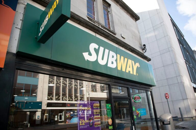 What Time Does Subway Start and Stop Serving Lunch